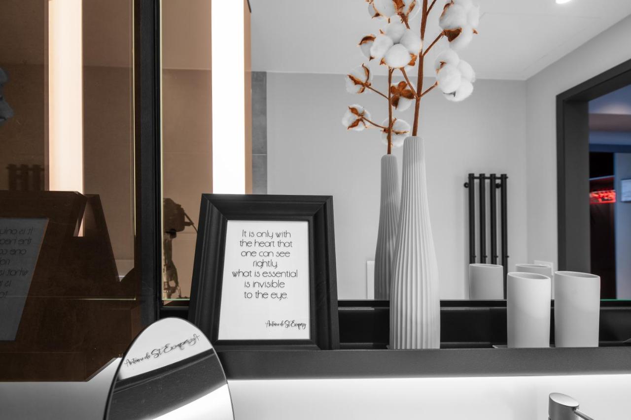 The Manes Boutique Hotel Прага Екстериор снимка